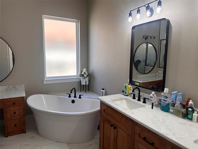 Building Photo - 1718 Urban Ave