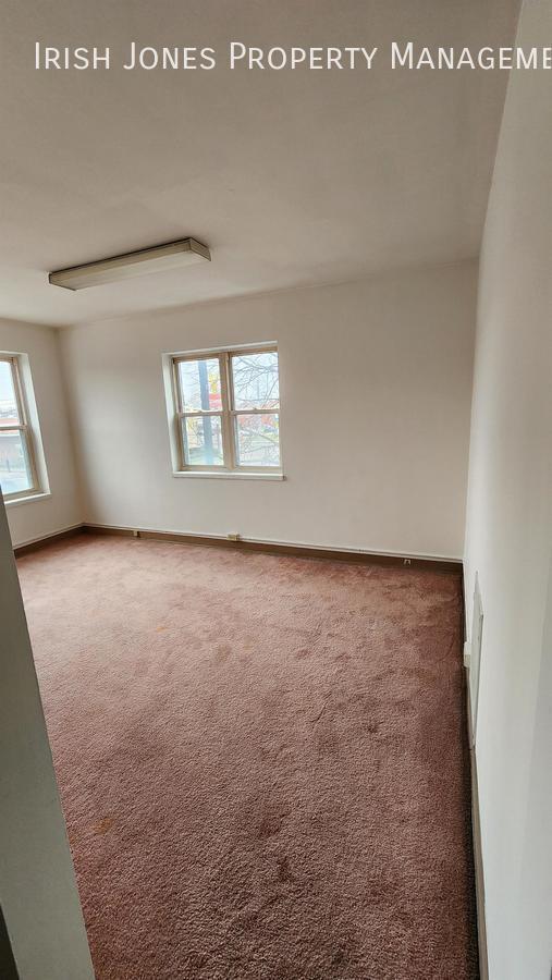 Building Photo - 1715 Pine Ave