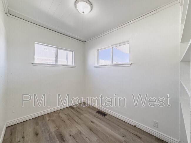 Building Photo - 450 W 200 N