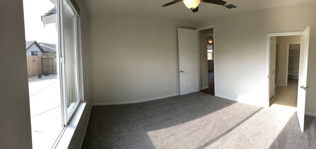 Building Photo - 55+ Community Home in Great Condition!