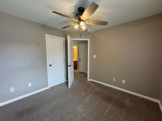 Building Photo - 9734 Cadman Ct