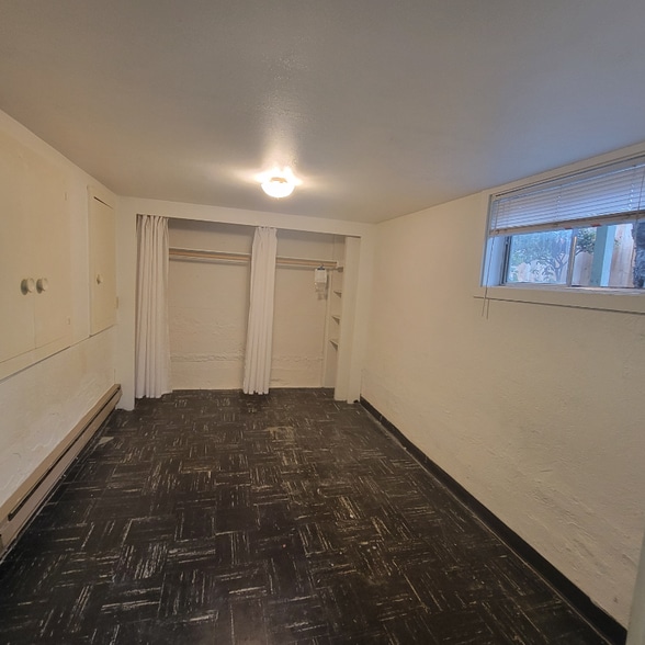 Building Photo - 636 W Madrone St