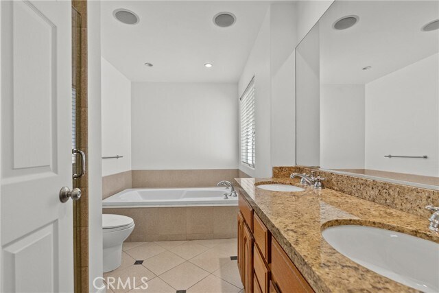 Building Photo - 5110 Petit Ave