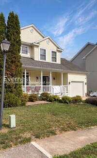 Building Photo - 4 Bed/3.5 Bath Home with Fenced Yard / Pet-Friendly / Available Soon!