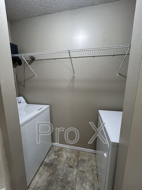 Building Photo - 508 E Monroe St