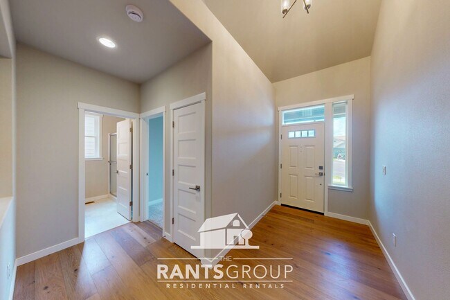 Building Photo - Brand New Home! Beautiful Steilacoom Ridge Home! Easy freeway access!