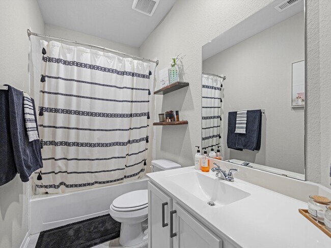 Building Photo - 1123 Station Manor Ln