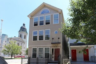Building Photo - 1059 W Fry St