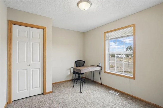 Building Photo - 635 Meadow Ln