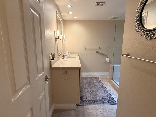 Building Photo - 39196 Sweetwater Dr