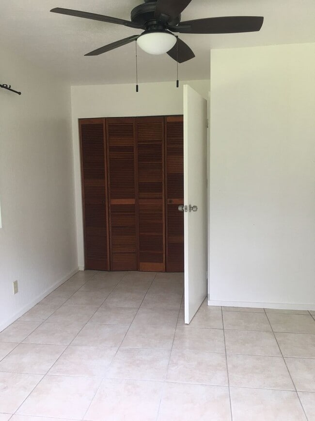 Building Photo - 2BR in Hawaiian Beaches