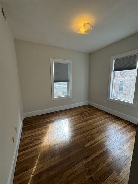 Primary Photo - 7 Forbes St