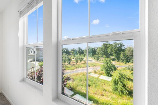 Building Photo - Citrus Heights AMAZING FLOOR-PLAN (Solar) ...