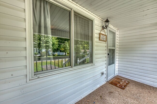 Building Photo - 222 Hulen Ave