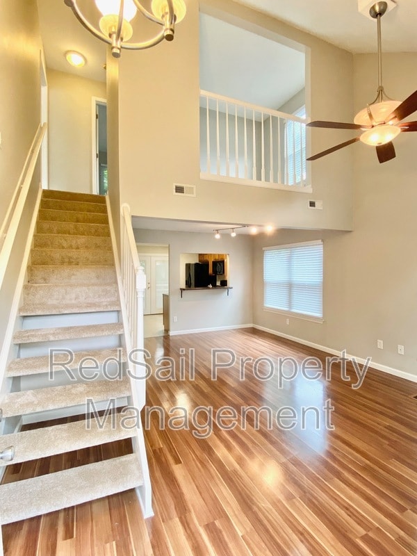 Building Photo - 469 Crosland Ct