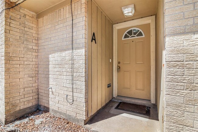 Building Photo - 10831 Sugar Hill Dr