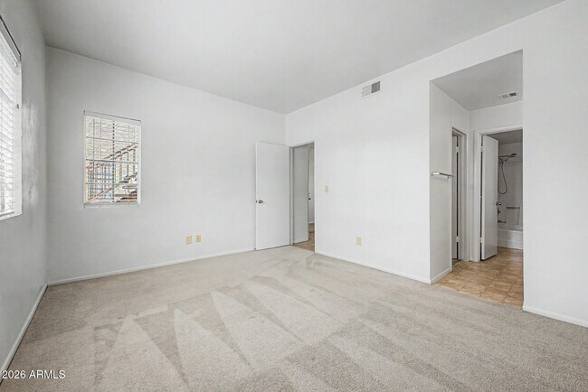 Building Photo - 930 N Mesa Dr