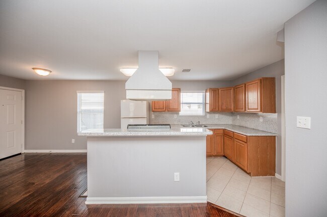 Building Photo - 1631 Dove Run