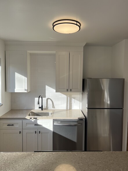 Building Photo - 5650 Macey Ave