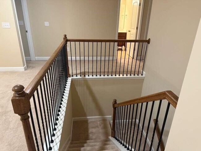 Building Photo - 4430 Sanderling St