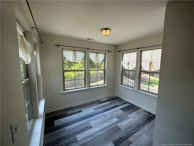 Building Photo - 249 River Oak St