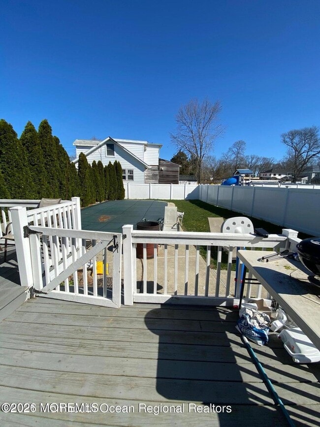 Building Photo - 319 Roosevelt Ave