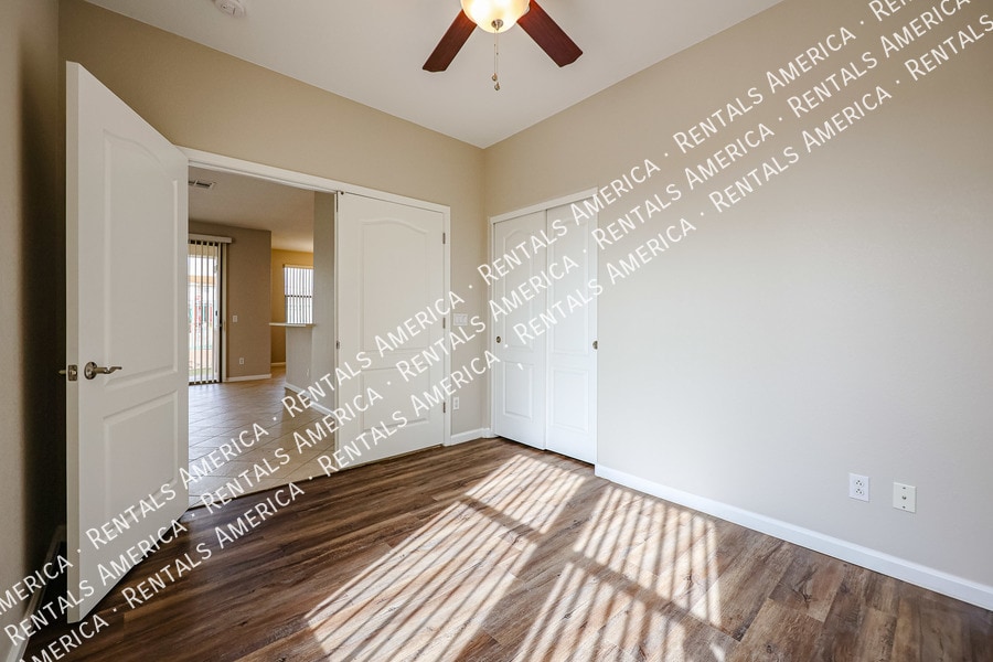 Building Photo - 2218 N 135th Dr