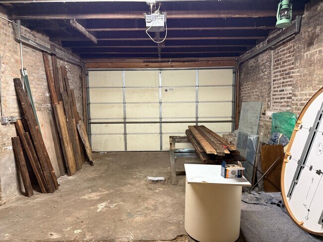 Building Photo - 3035 W George St