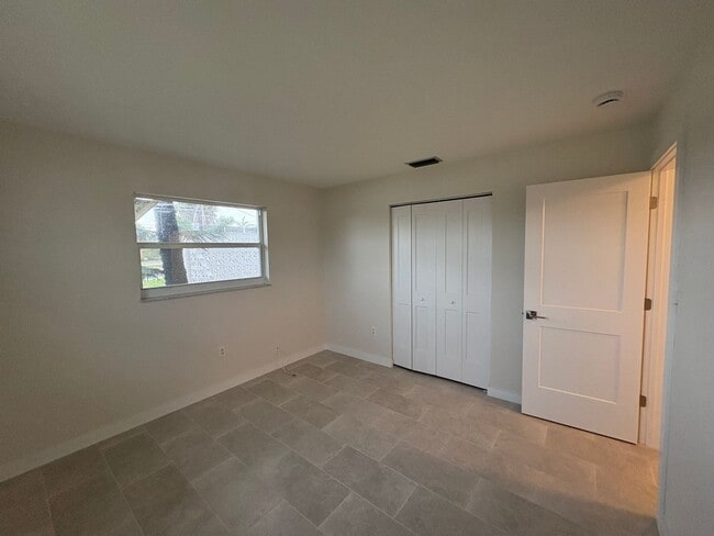 Building Photo - 210 Delido Ct