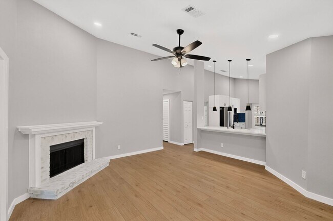 Building Photo - 4420 Seville Ln