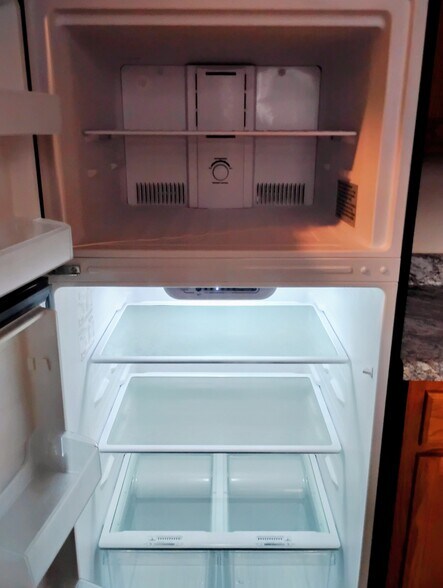 Building Photo - 428 W White Ash Rd