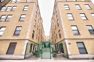 Building Photo - Updated 2bed/1bath Unit in South Shore