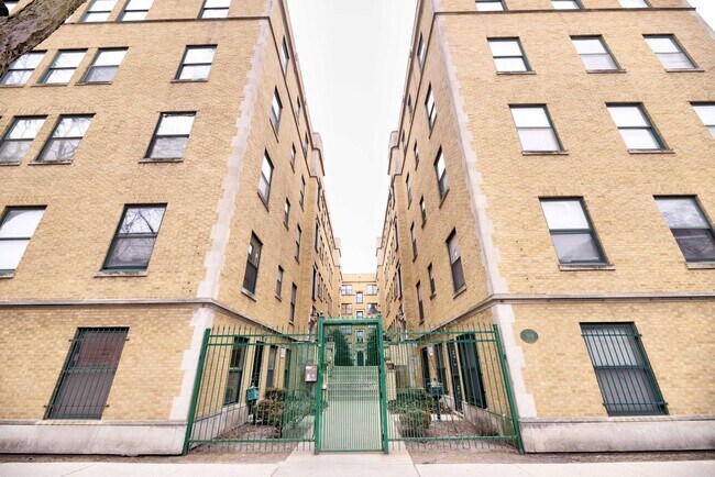 Primary Photo - Updated 2bed/1bath Unit in South Shore
