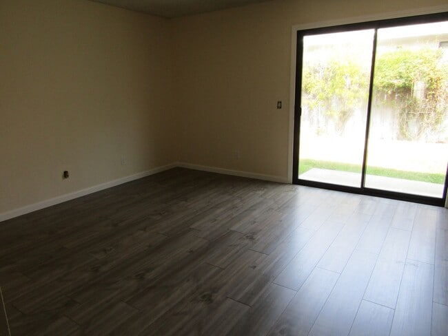 Building Photo - Single Level Home Located in The Pacific Estates