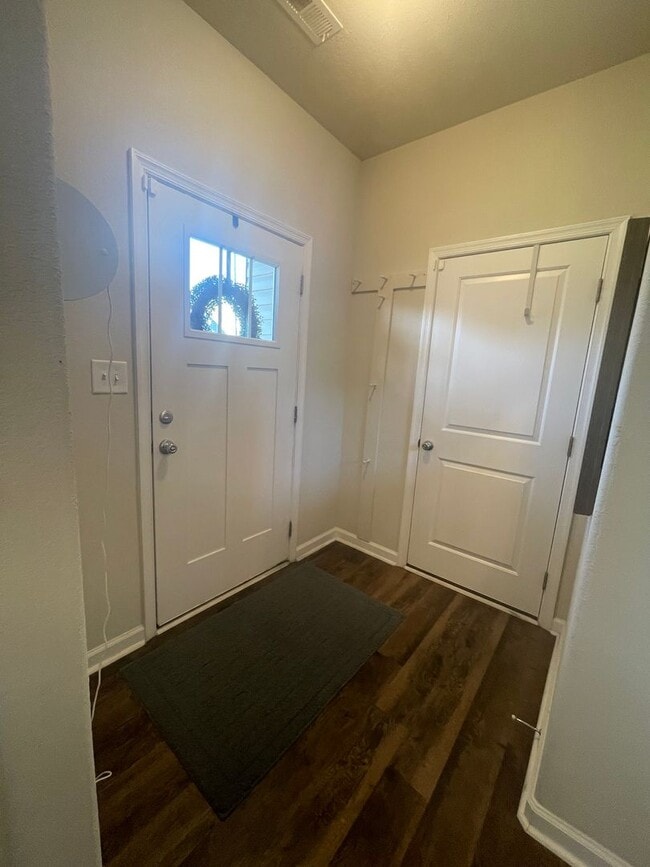 Building Photo - Pack your bags!