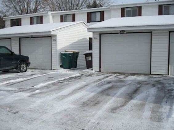 Primary Photo - 858 Woodgate Dr