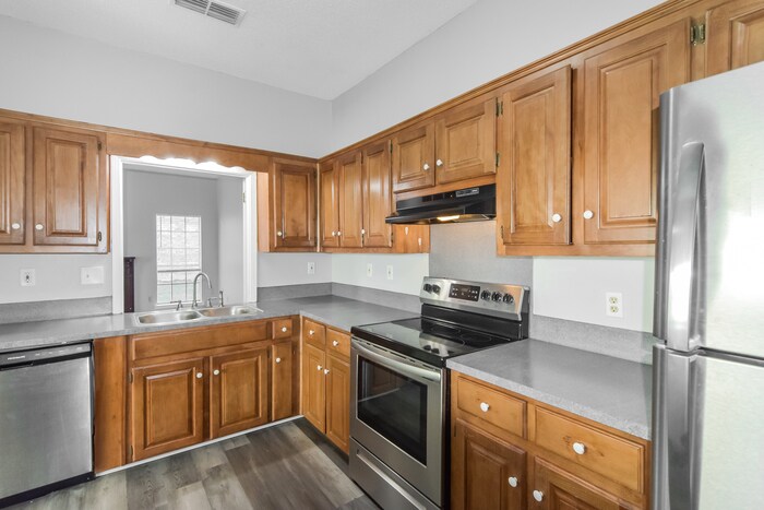 Building Photo - 6001 Neill Dr