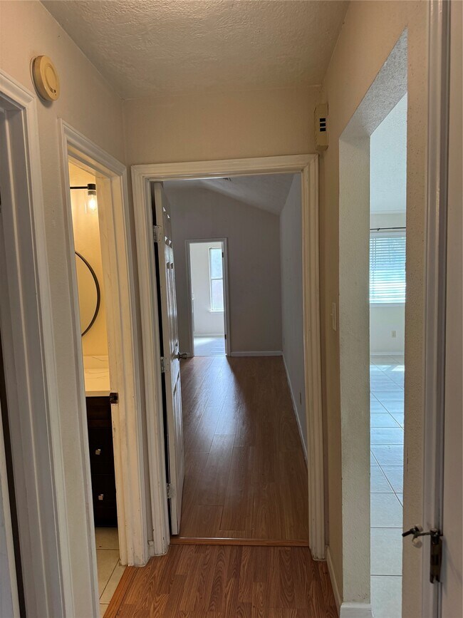 Building Photo - 13123 Chipman Glen Dr