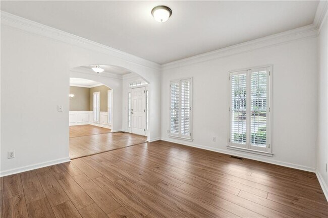 Building Photo - 2075 Willshire Glen