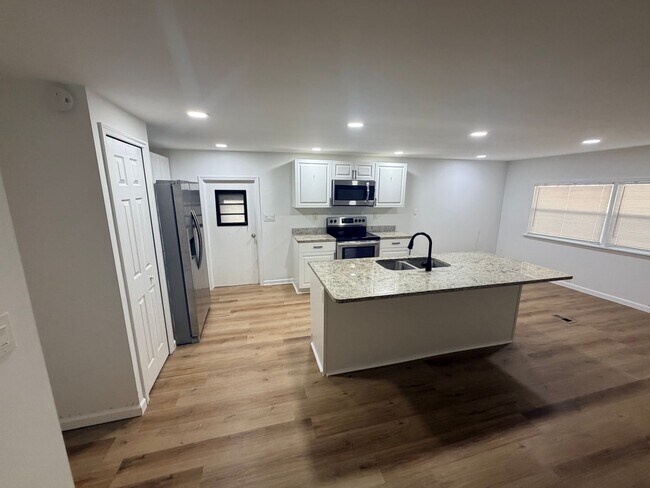 Building Photo - 7412 Western Cir Dr