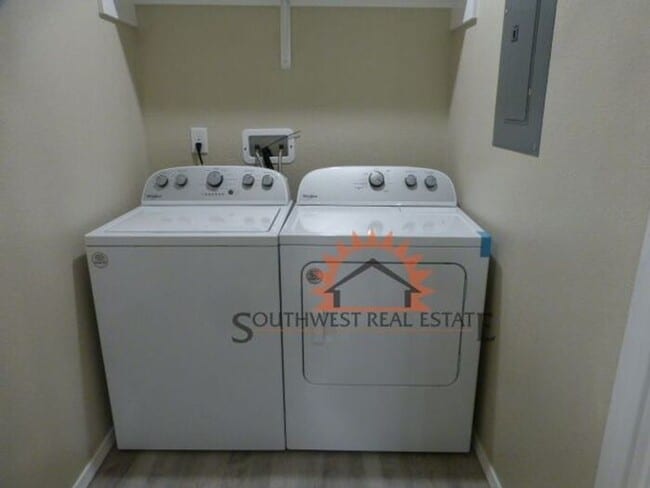 Building Photo - Modern 2 bedroom 2 bath apartment