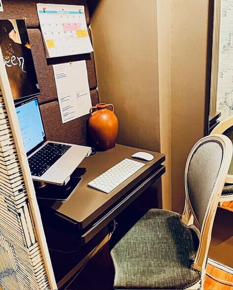 Small office perfect for WFH - 5048 N Marine Dr
