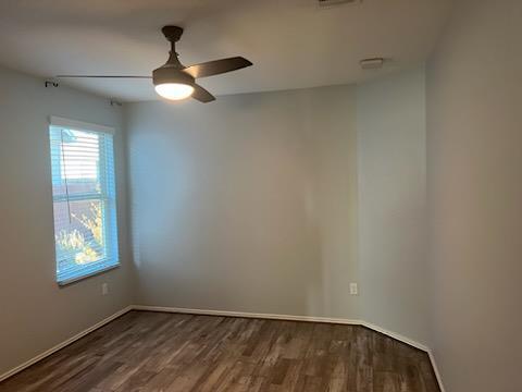 Building Photo - 424 COSMOS LN