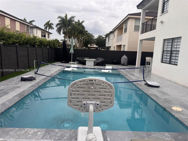 Building Photo - 15376 SW 13th Terrace