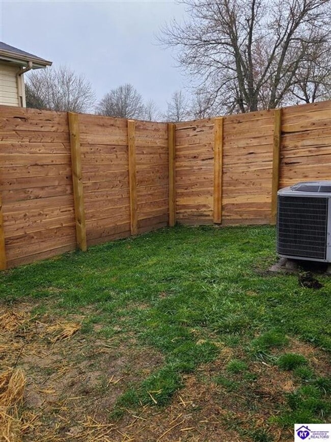 Building Photo - 1506 W Elm Rd