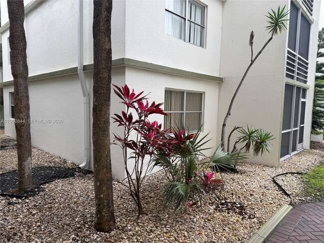 Building Photo - 4235 N University Dr