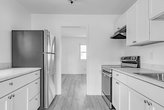 Building Photo - 1411 E Congress St