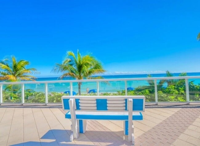 Building Photo - 2030 S Ocean Dr