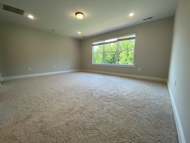 Building Photo - 339 Old Grove Ln
