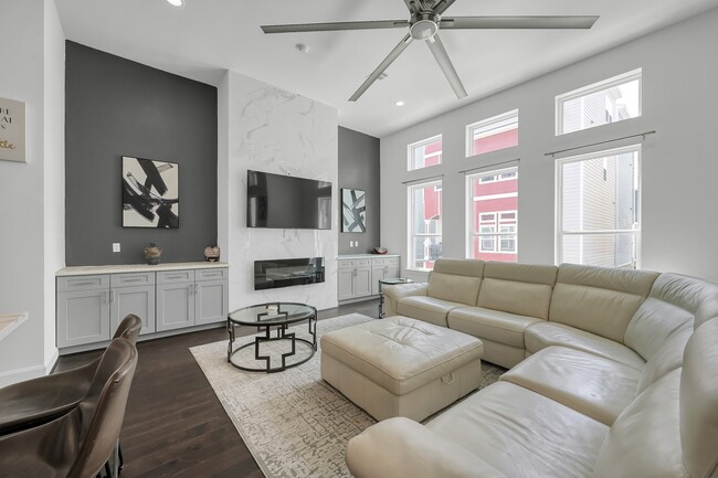 Building Photo - 2116 Oatfield Dr